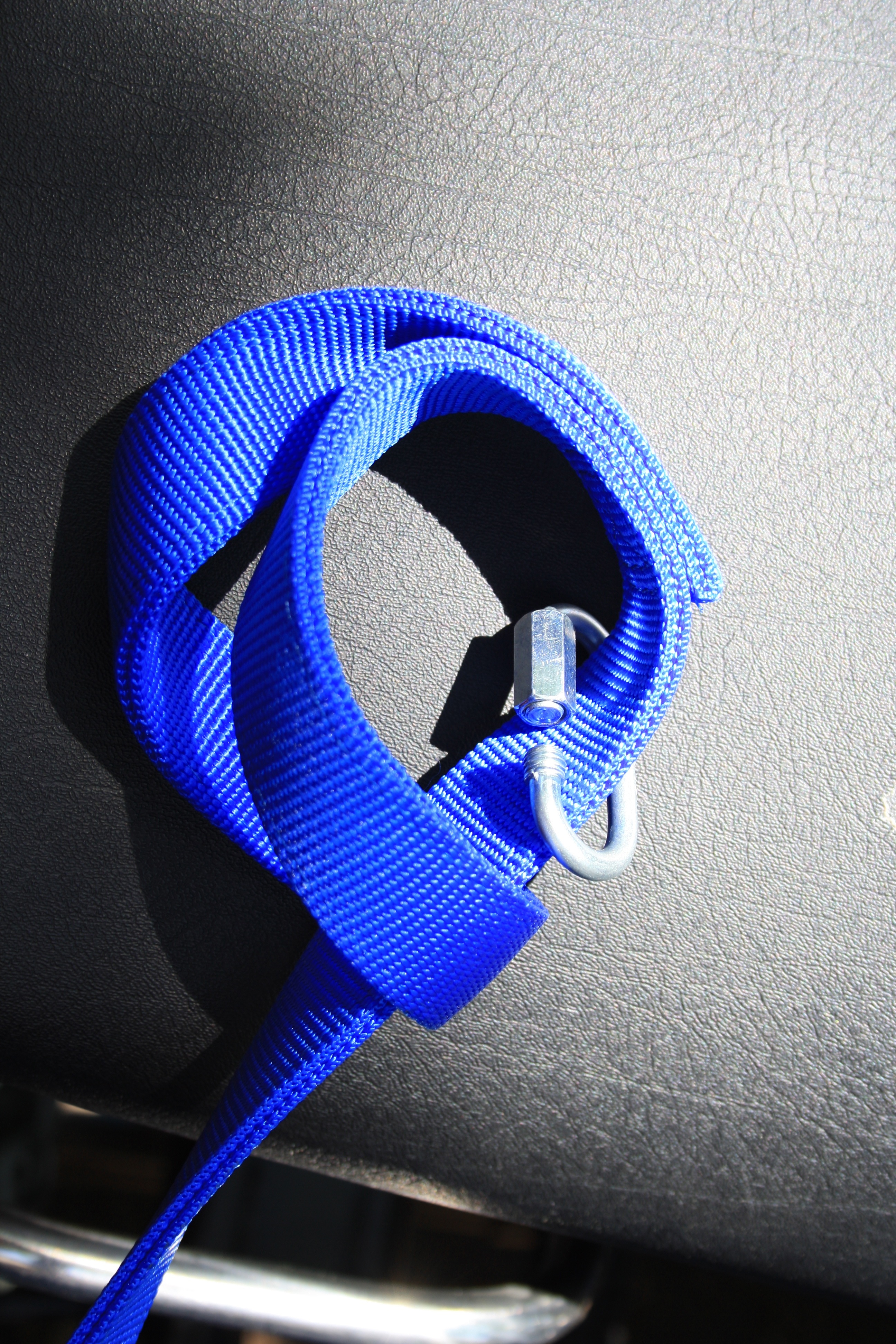 Quick link attaches leash to hook and eye
